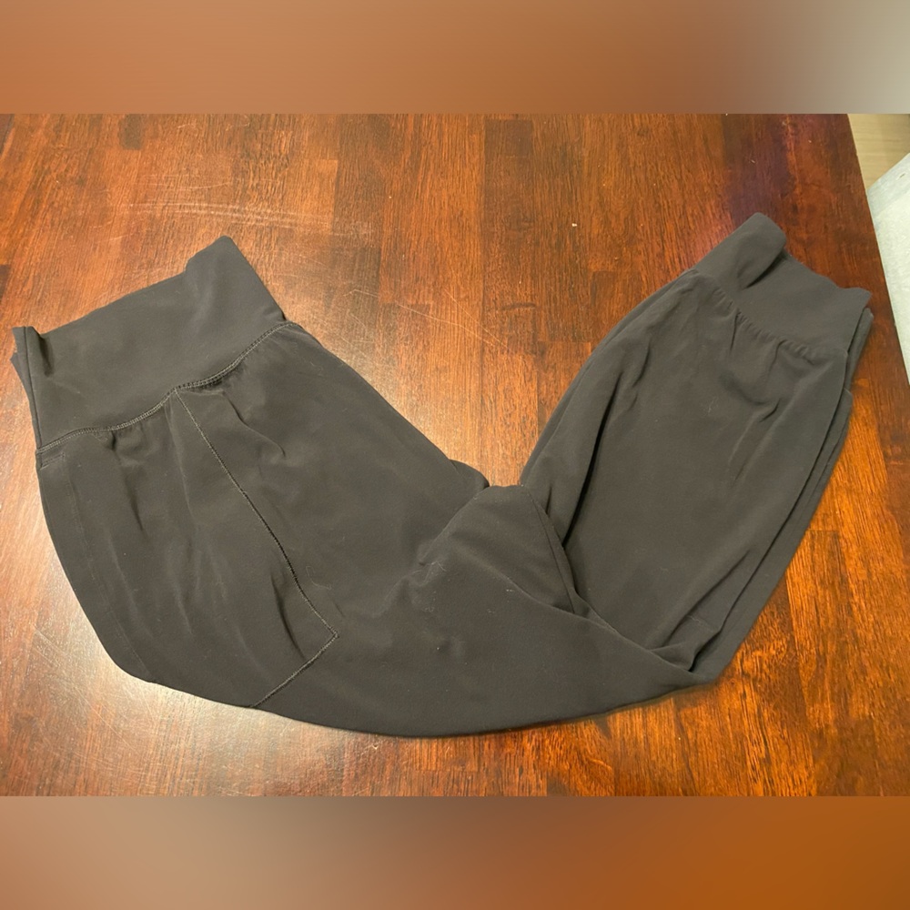 Athleta Salutation Jogger Black